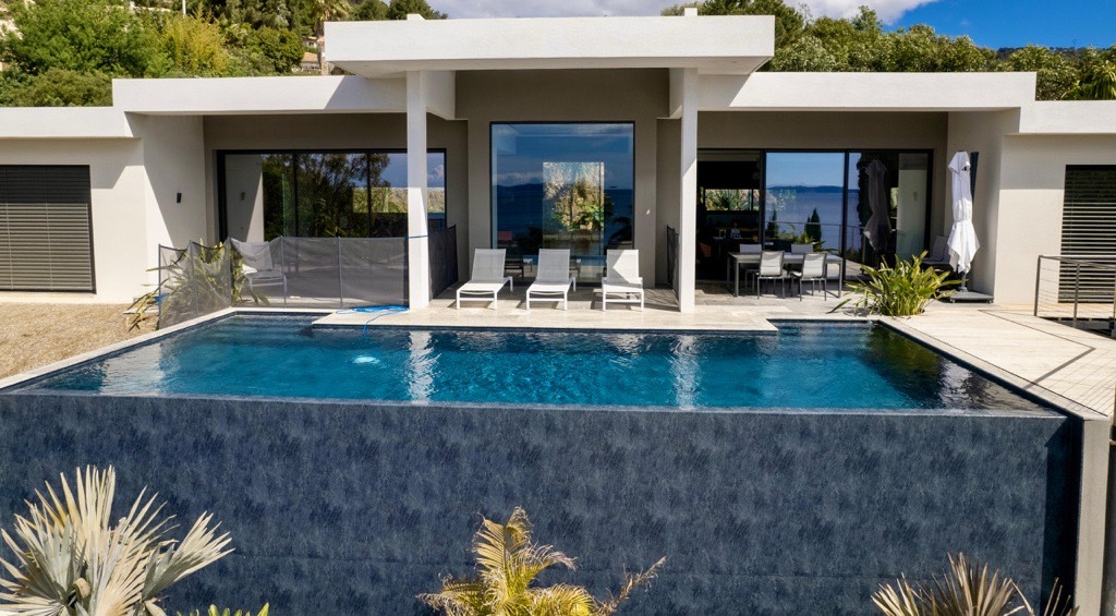 Construction de maison contemporaine dans le Var - Maisons Vertes du Var